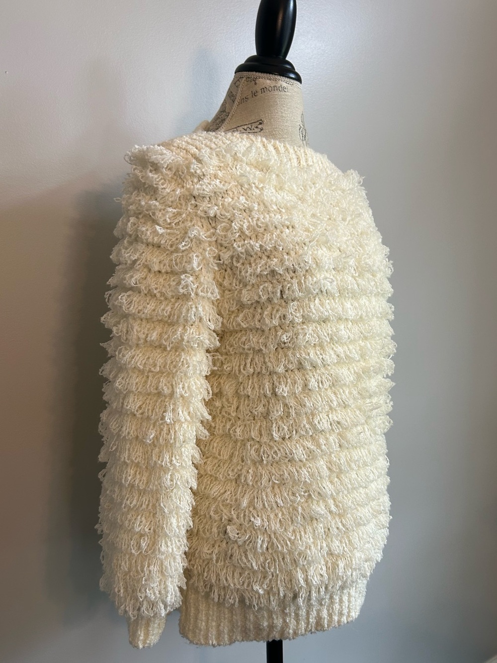 Vintage Clovis Ruffin 80s cream loop knit fringe Shaggy sweater Large